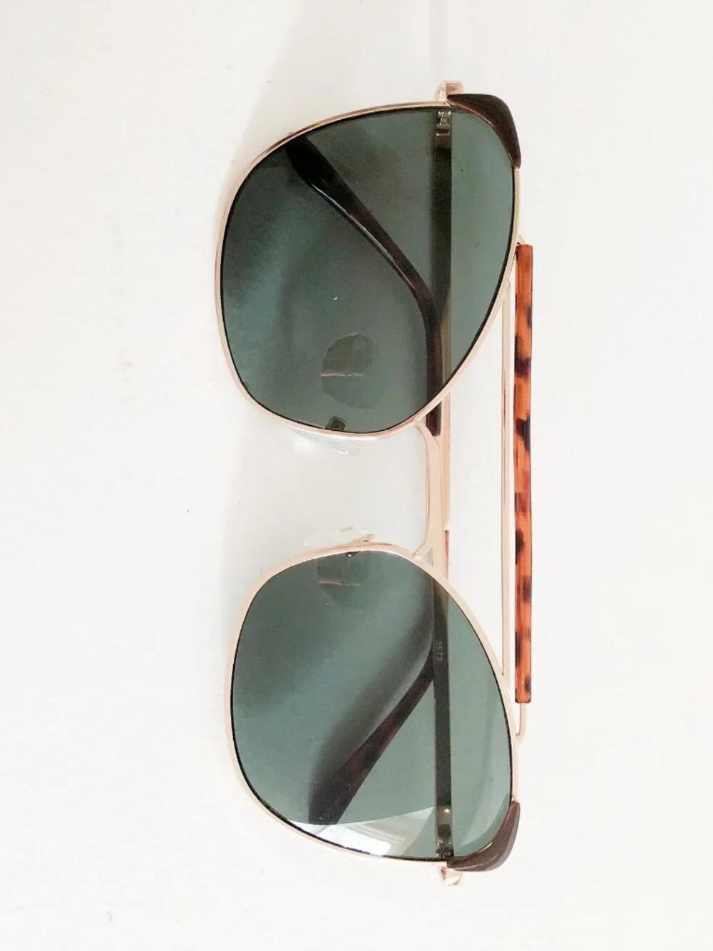 Gold Frame Brow Bridge Modern Cat Eye Fashion Sunglasses